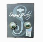 MU Season's Jewlery Pearl Stud Earrings